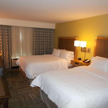 Hampton Inn Waynesboro Exterior photo